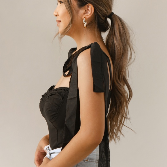 Black Ribbon Tie Sleeve Sweetheart Ruched Top - Picture 2 of 4